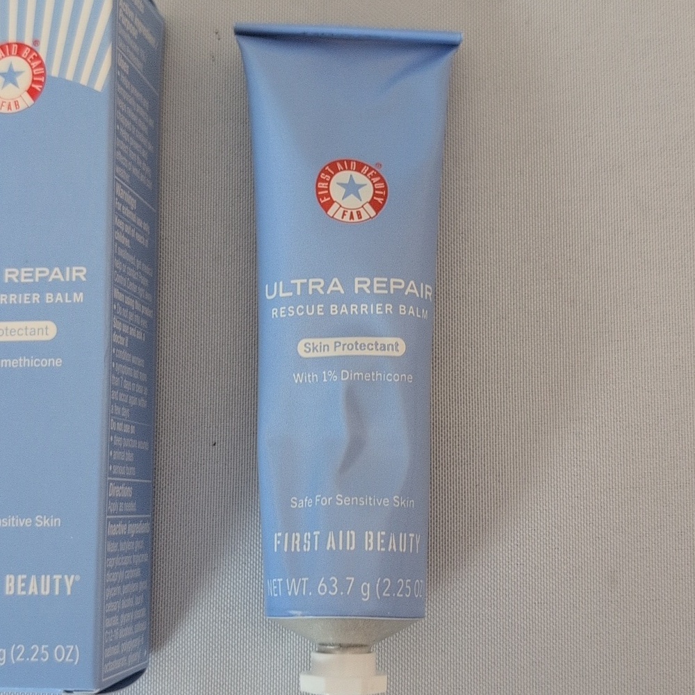 First Aid Beauty Ultra Repair Sunprotectant Balm NIB - Picture 3 of 4